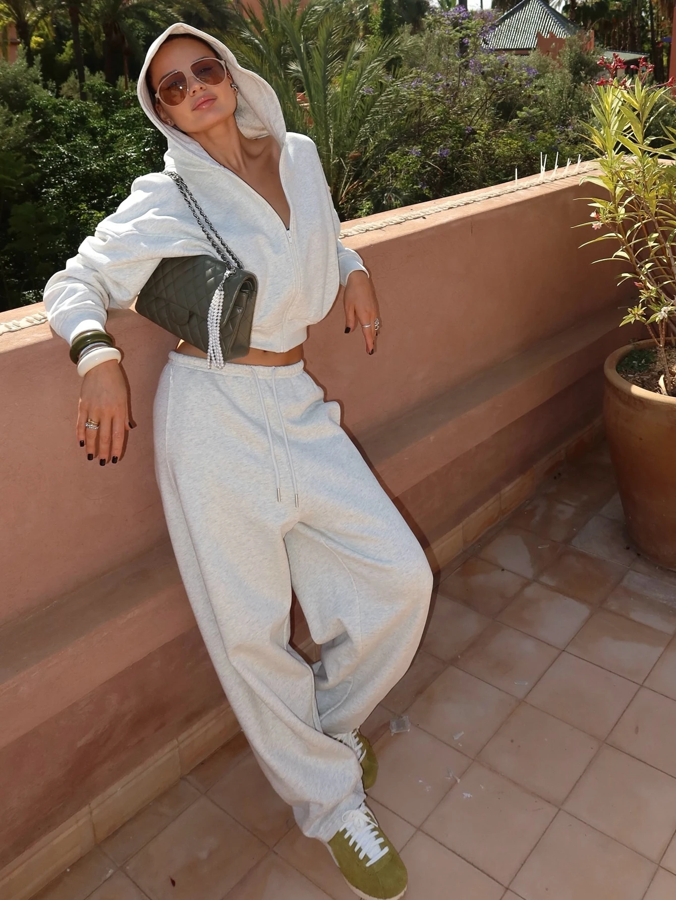 Lässiges, warmes, einfarbiges Damen-Set mit Kapuzenpullover und Jogginghose mit Reißverschluss vorne, Herbst-Winter-Mode, bequem und stilvoll