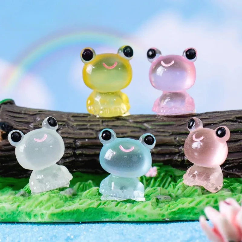 10pcs Luminous Cute Frog Transparent Resin Mini Ornaments Kawaii Desk Garden Fish Tank Micro Scene Layout Decorative Miniatures