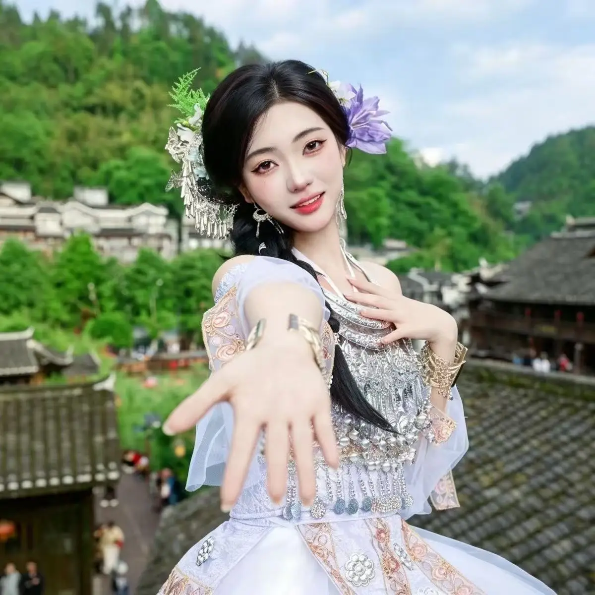 Elegant White Hmong Costume for Women Traditional Chinese Hanfu Halloween Party Stage Performance Outfits Female Hmong Hanfu