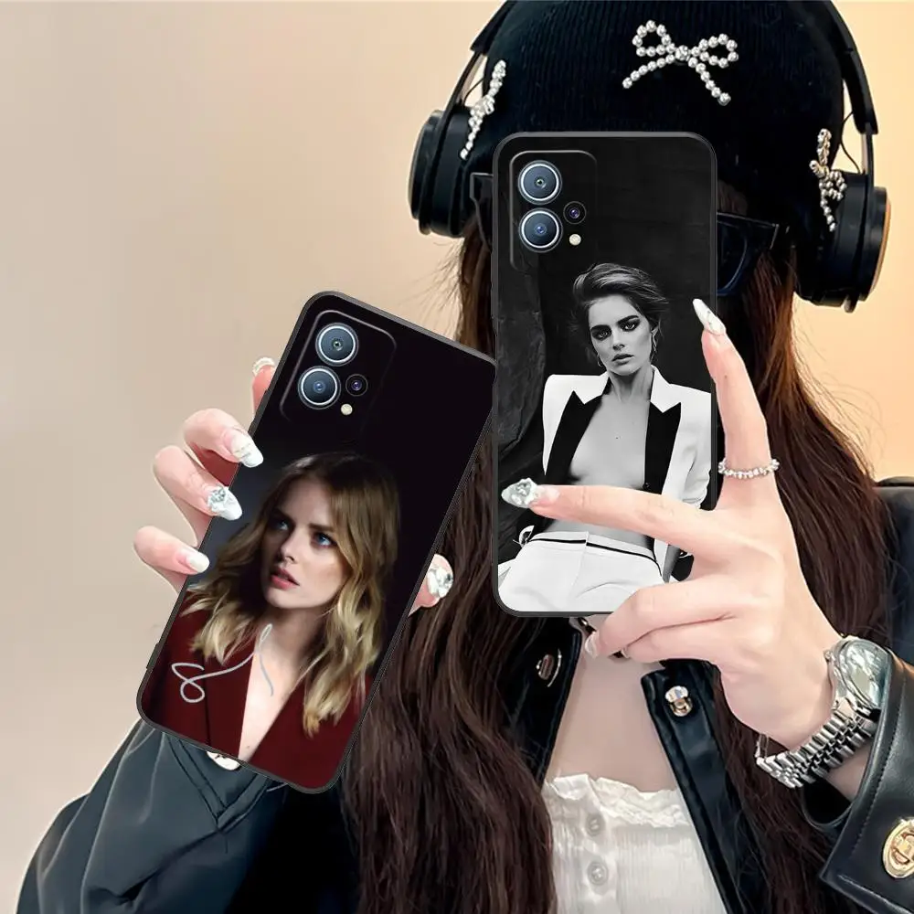 Samara Weaving Mobi…