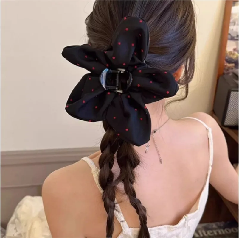 2024 Korean Style Wave Dot Flowers Hair Claw Clip Headdress for Female Girls Sweet Fashion Design Large Hairpin Hair Accessories