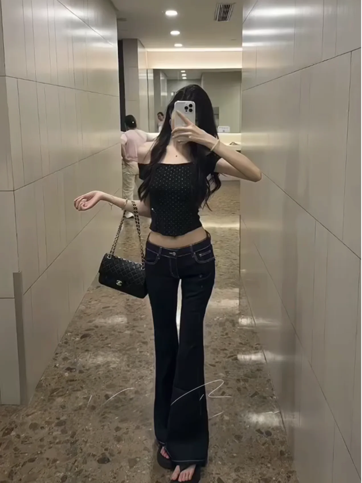 

Женские джинсы-клеш с низкой посадкой, высокой эластичностью, глубоким синим оттенком, корейский стиль, утягивающие, с эффектом подтяжки бедер, из хлопкового стрейч-денима