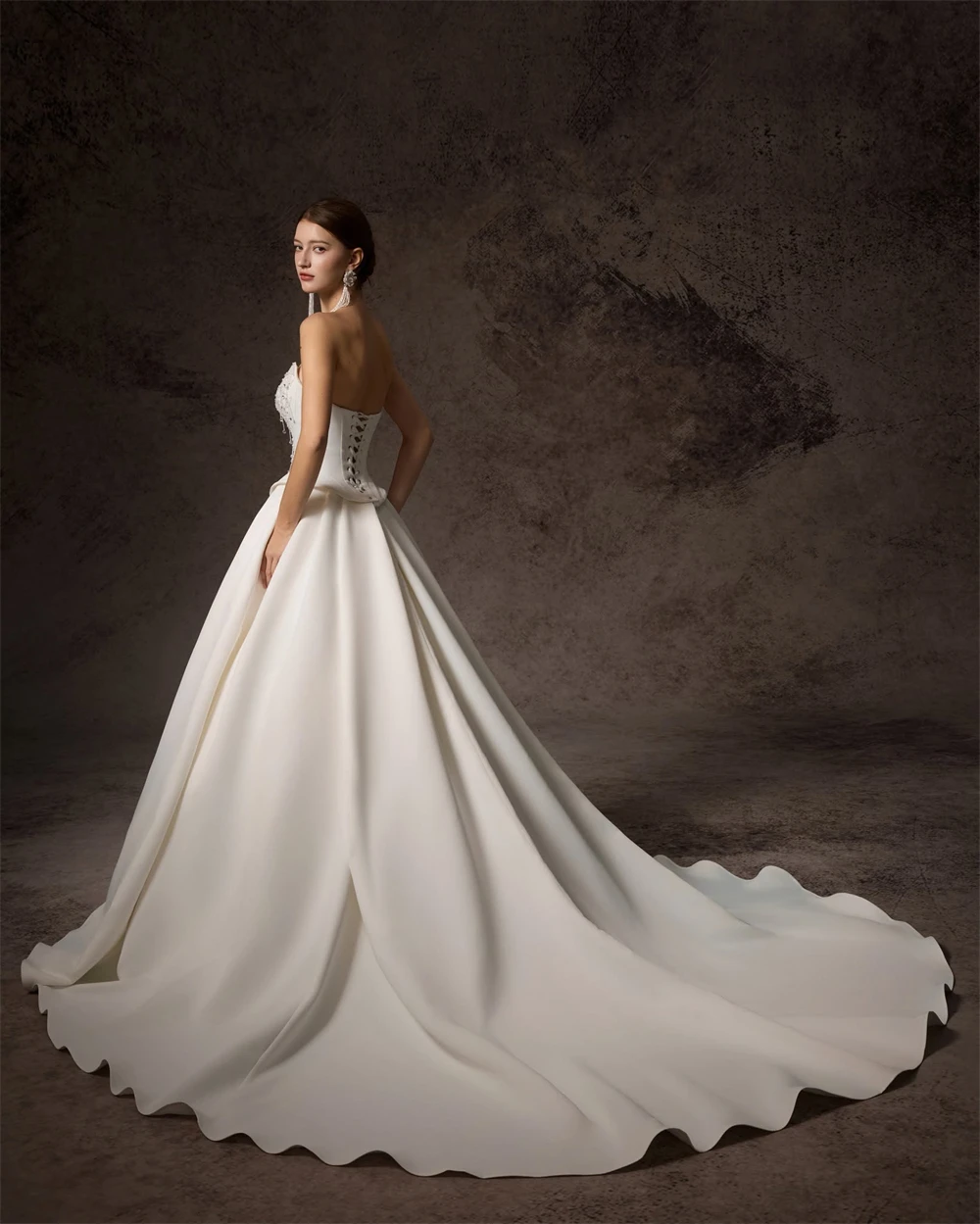 Personalizado elegante branco cetim vestido de casamento formal sem alças sem mangas vestidos de noiva boho a linha tribunal trem novia