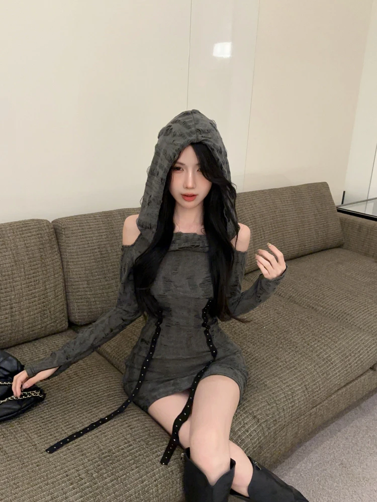 

Американский стиль Y2K Шикарное облегающее платье Горячая девушка Сексуальные платья с капюшоном и длинными рукавами Женские осенние новые ретро серые тонкие уличные платья