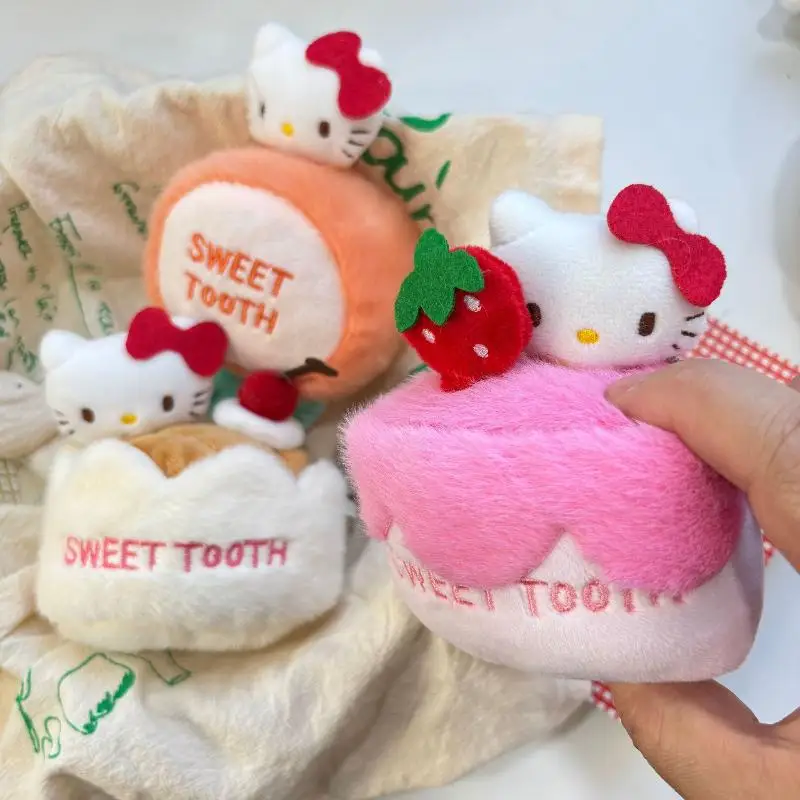 かわいいサンリオデザートシリーズ キティぬいぐるみペンダント スイートストロベリークレープキティ アニメぬいぐるみ クリエイティブKTベア バックパックチャーム