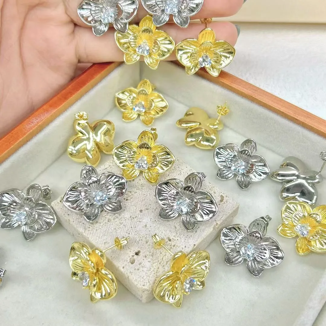 

Premium copper cold wind exaggerated flower stud earrings jewelry personality versatile flower women daily wear earrings