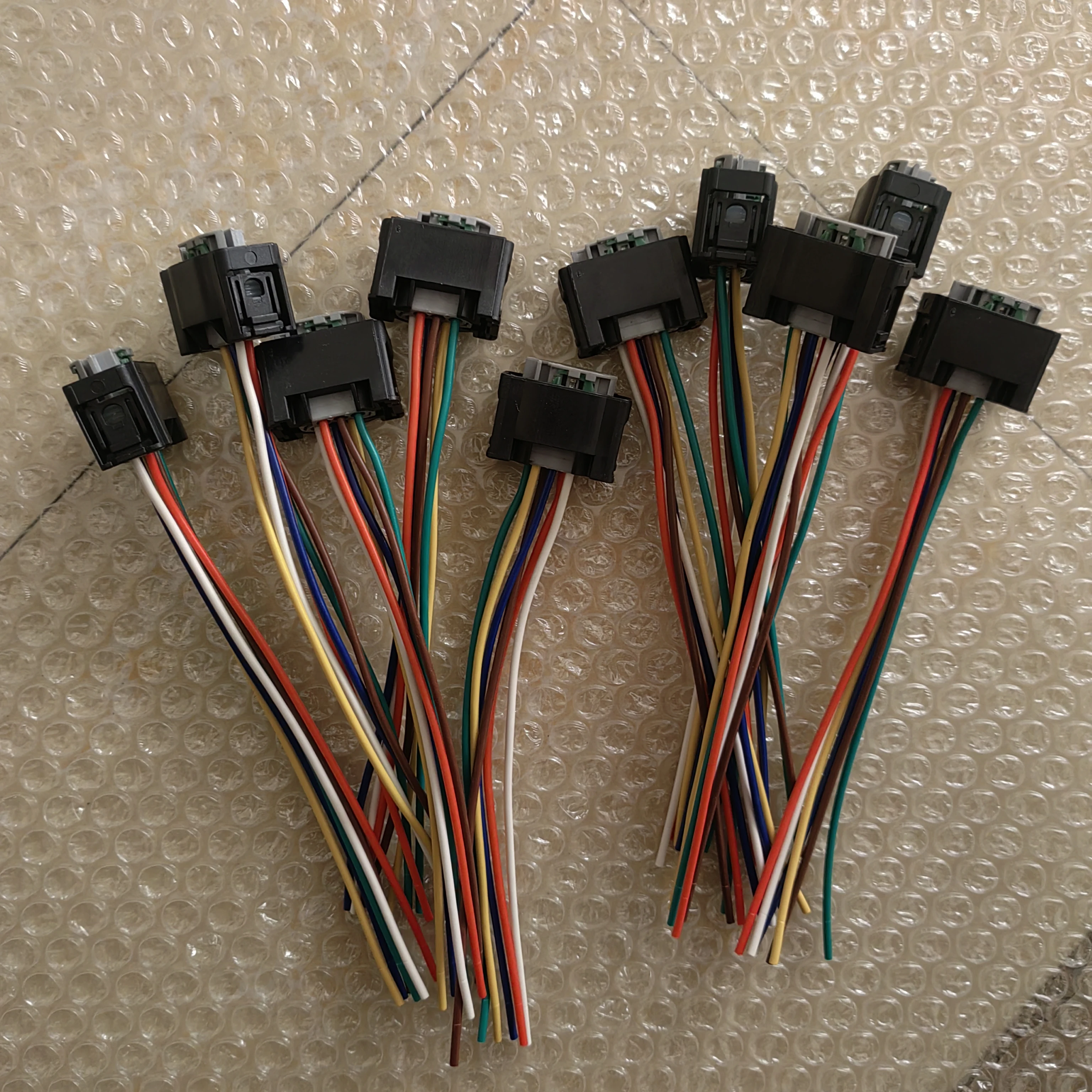 

5/10 Connector of Height Level Sensor 4B0907503 for Bmw Mercedes-Benz Vw Audi Ford OE# 37140141445, 37141093698,37146784697