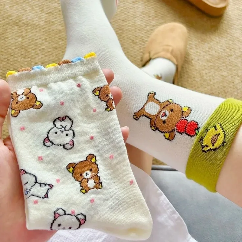 4 قطع كرتونية ‌ جوارب Rilakkuma متوسطة الأنبوب متعددة الاستخدامات في المنزل، جوارب مريحة ودافئة للأولاد والبنات هدايا العيد