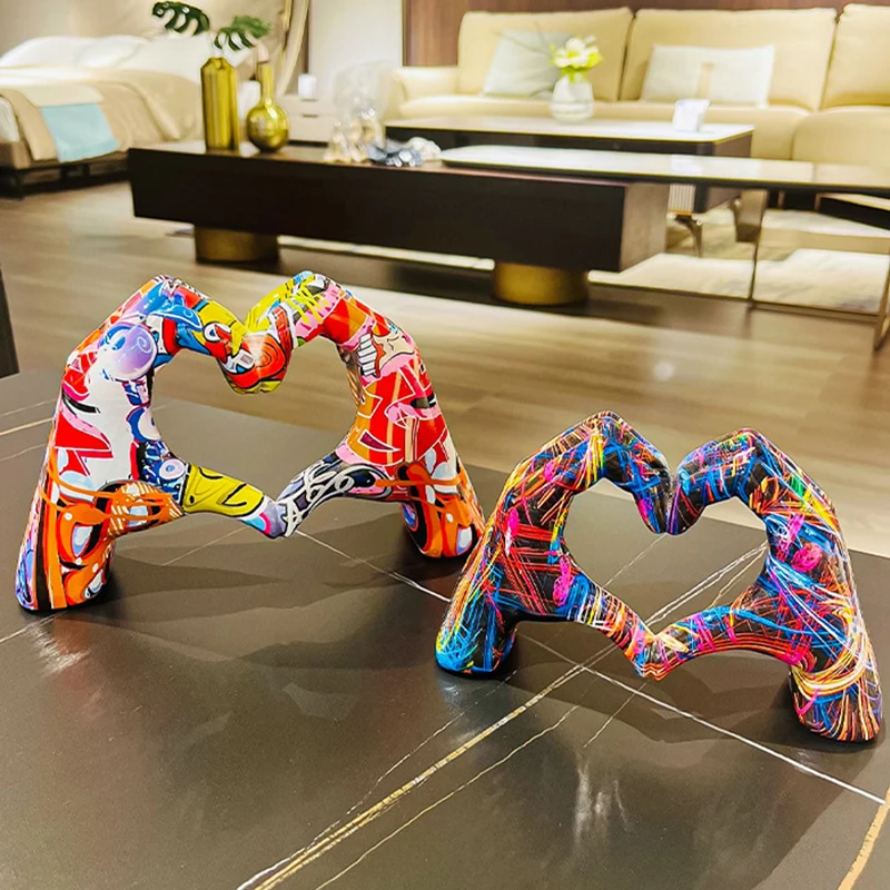 24cm 18cm Creative Graffiti Love Gesture Statue Desk Decoration Resin Sculpture Living Room Home Decor Art Crafts Birthday Gift