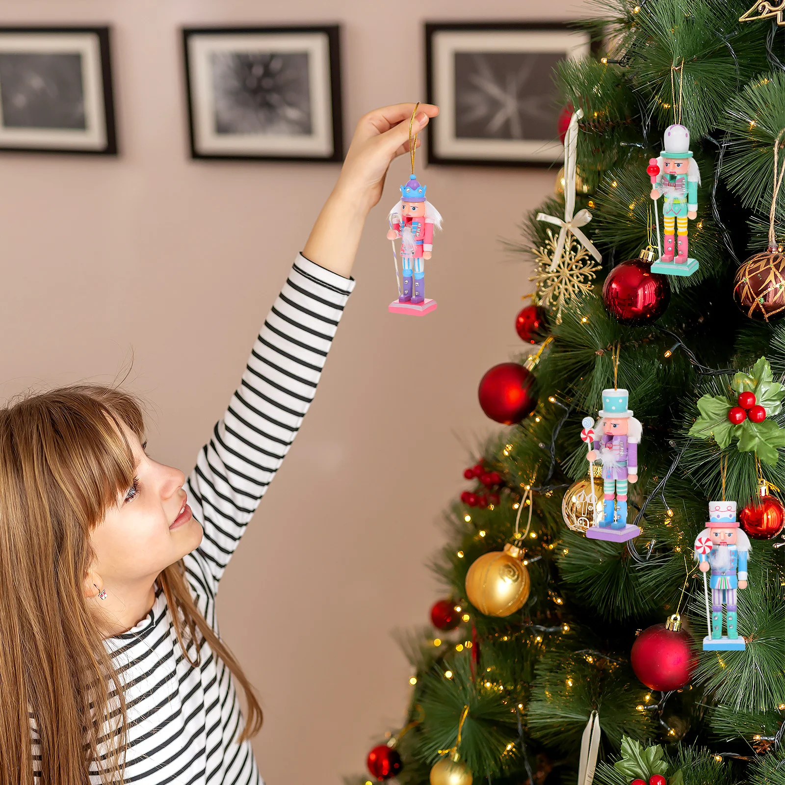 

4Pcs Christmas Nutcracker Craft - Vibrant Wooden Hanging Figure for Tabletop Desktop Decor, Stylish Festival Xmas Ornament