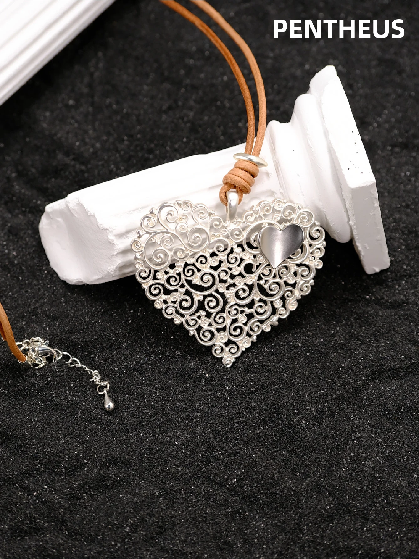 

Vintage Silver Color Peach Heart Suspension Pendants Necklace Long Chains Korean Fashion Gothic Jewelry Accessories for Women