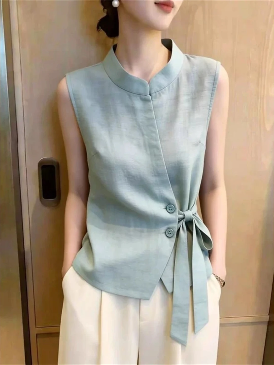 

Korean Style Waist-Cinching Belted Stand Collar Sleeveless Vest Elegant Minimalist Summer Top Age-Defying Luxury Trend