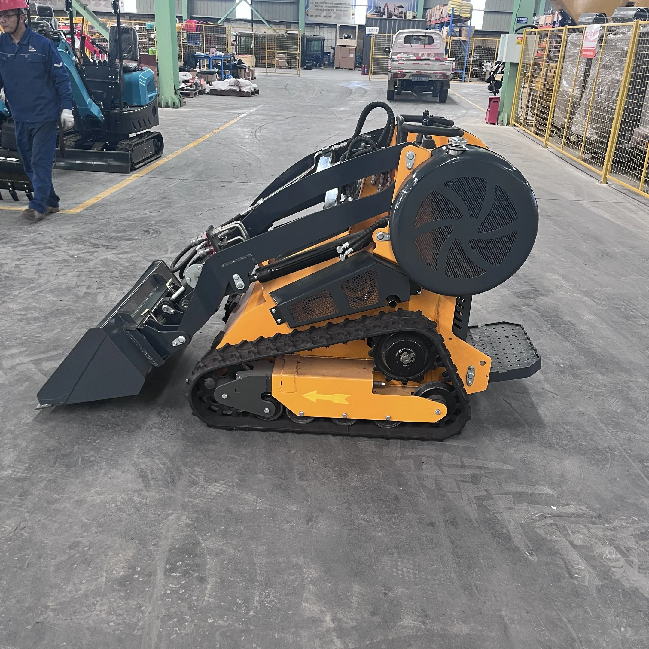 CE EPA Kubota Engine Mini Loader Slip Steering Belt Slip ملحقات التوجيه للمصنع الصيني