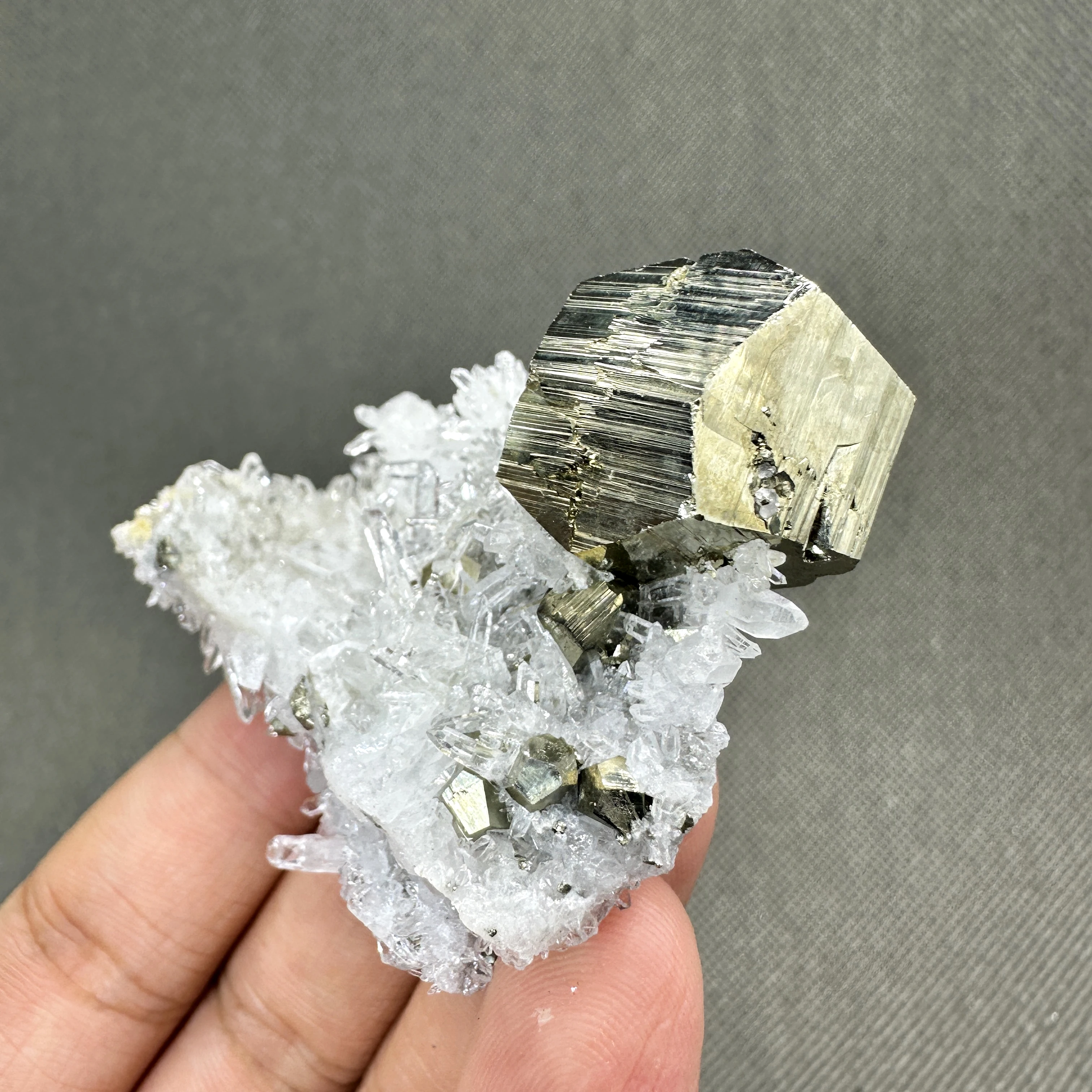 

63 g Natural Myanmar dodecahedron pyrite and crystal Symbiotic mineral specimen + healing quartz crystals and stones rock