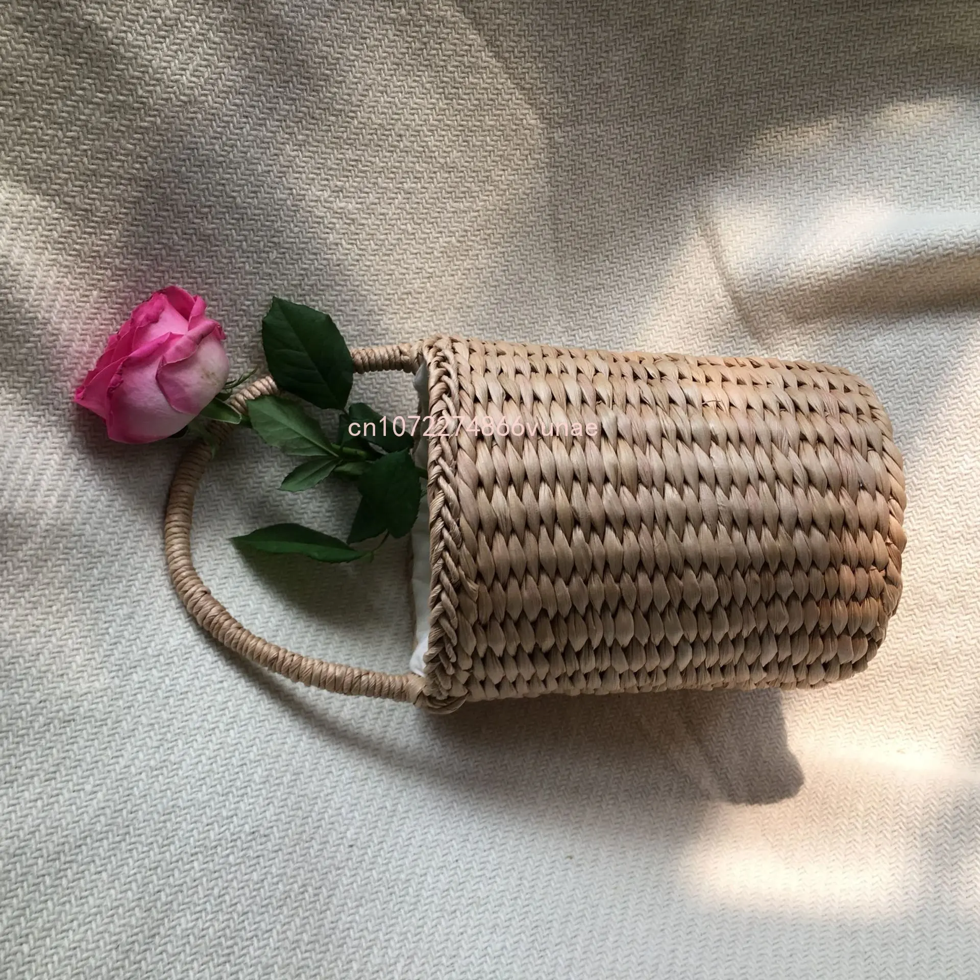 Japanese and Korean Style Straw Bucket Tote Hand Bag for Women Rattan Woven Purses and Handbags Ladies Beach Hand Bags