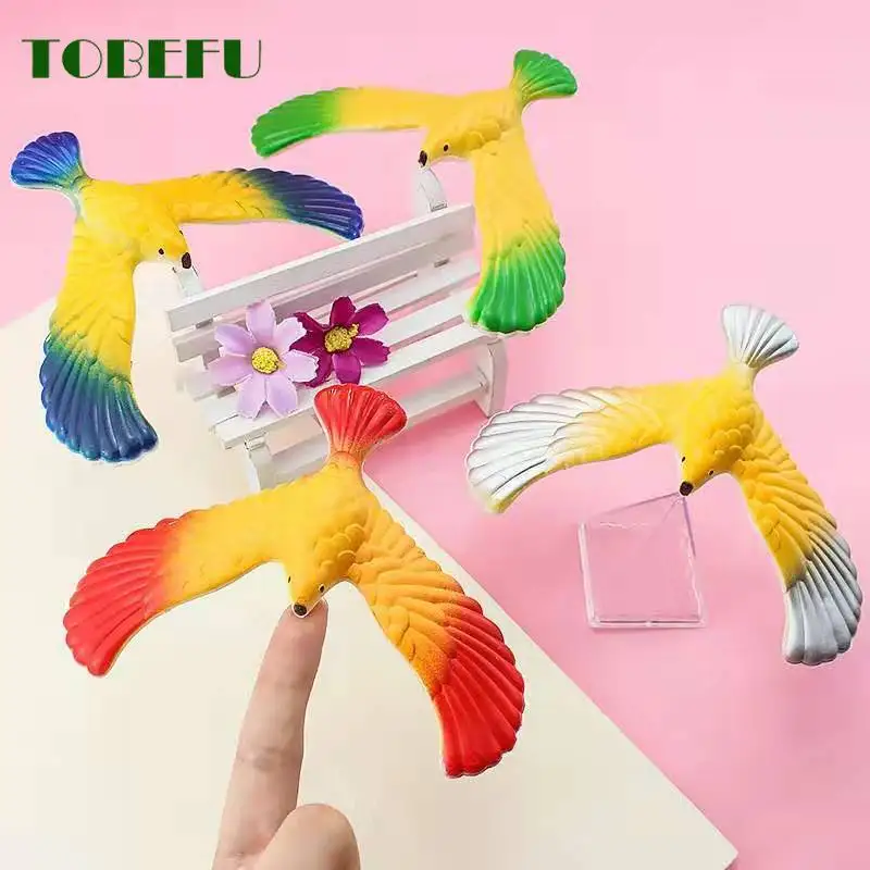 Tobefu Geweldig Grappig Balance Eagle Met Piramide Stand Thuis Bureau Decoratie Leren Novelty Gag Speelgoed Voor Kinderen Geschenken