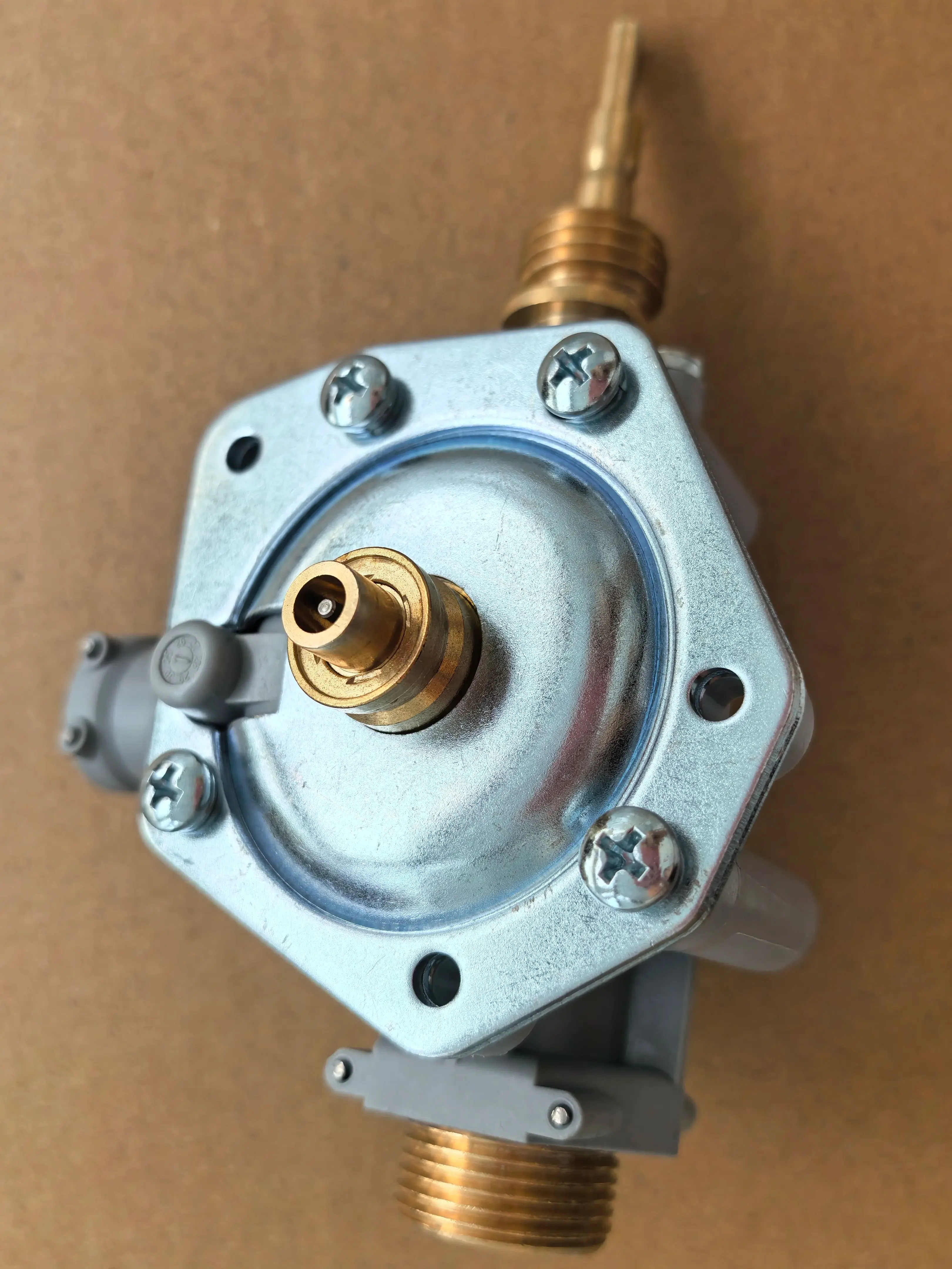 صمام لولبي 1pcs Body water heater JUNKERS Proportional valve accessories الماء والبخار — تفصيل 3