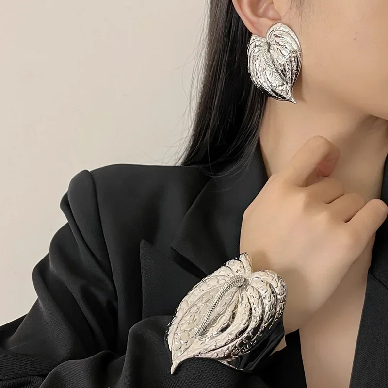 Exaggerated unique large leaf metal earrings bracelet light luxury delicate high-grade sense of temperament jewelry women