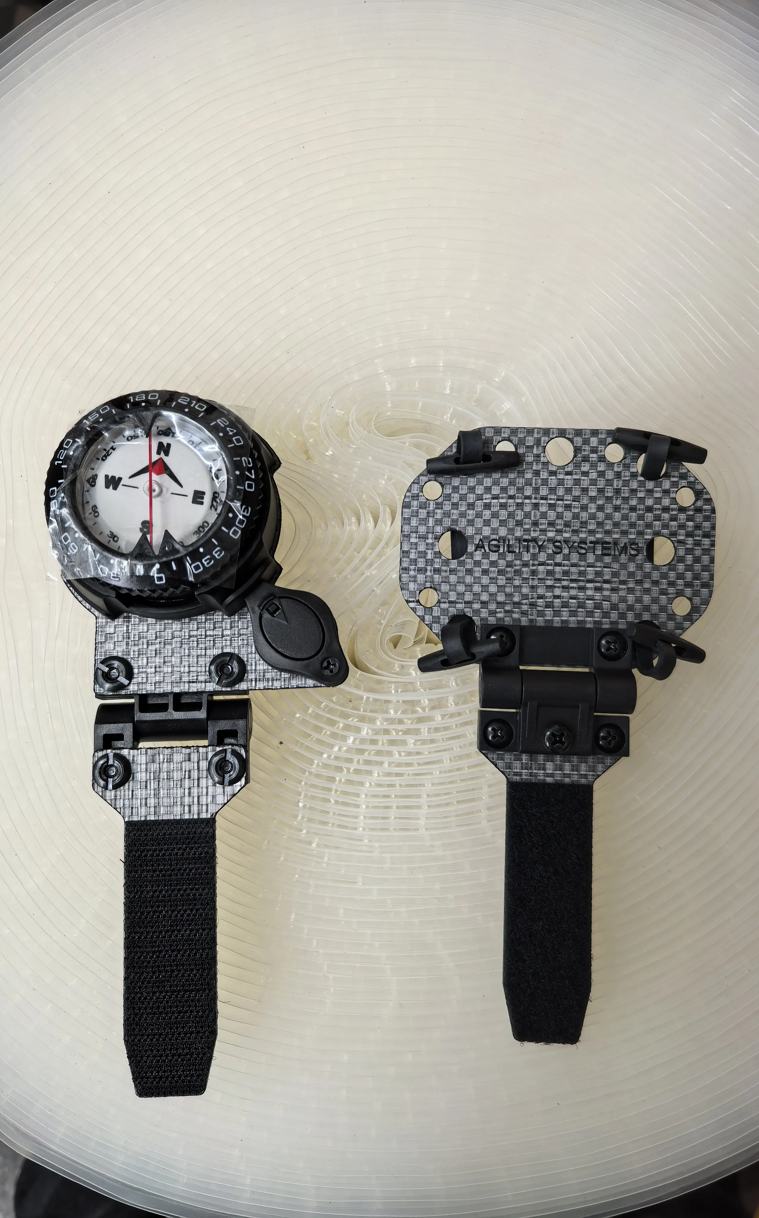 accessoire-de-navigation-tactique-gps-de-style-ss-601-pour-l'exterieur-avec-boussole-decoupee-au-laser-tegris