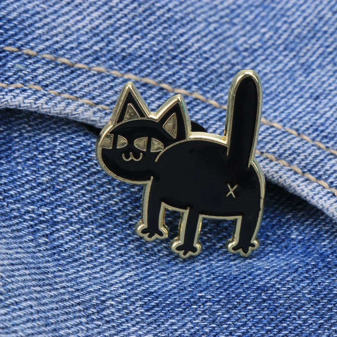 Funny Black Cat Butt Enamel Pin, Playful Cartoon Cat Brooch, Cute Humorous Animal Metal Badge with Gold Trim, for Jackets