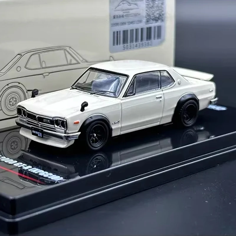 

INNO 1:64 Skyline 2000 GTR KPGC10 Ivory White Diecast Diorama Car Model Collection Miniature