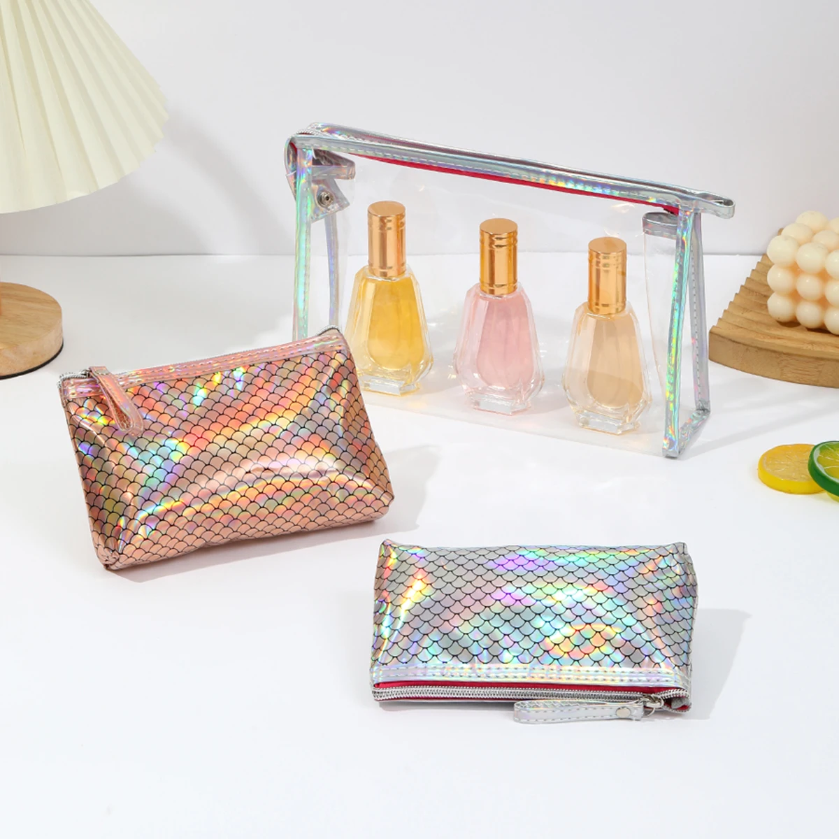 Neue Zweiteilige Wasserdichte PVC-Kosmetiktasche mit Laser-Fischschuppen-Design, Multifunktionale Aufbewahrungs- und Pflegetasche für Damen – Detail 4