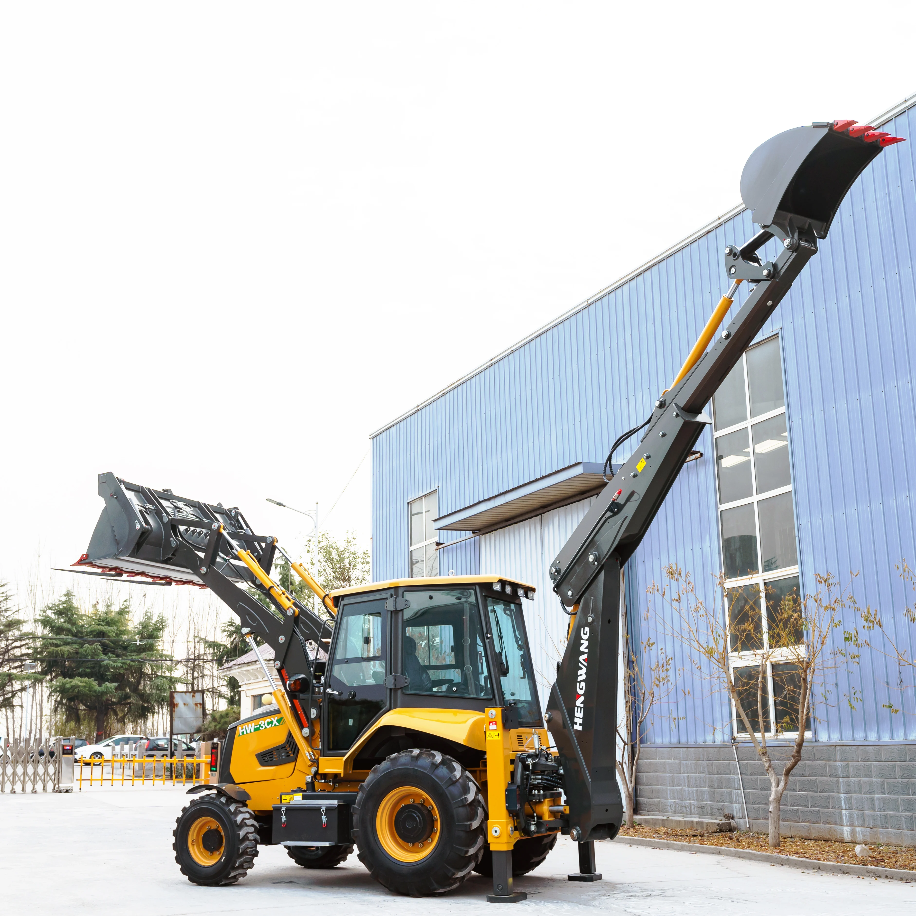 4x4 لودر حفار 7.8 طن متعدد الأغراض 114HP 4WD لجميع التضاريس على الطرق الوعرة مخصص للبيع حفارة لودر زراعي