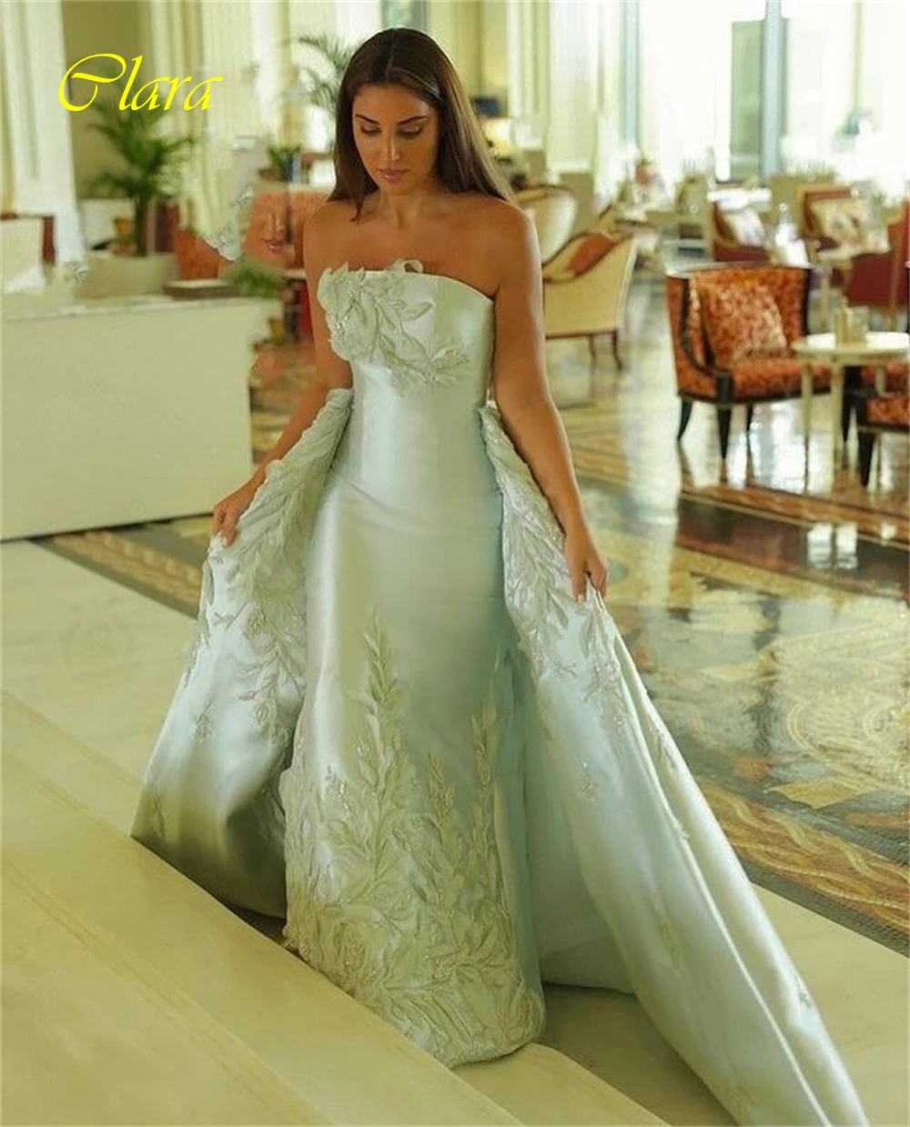 Op maat gemaakte prachtige strapless avondjurk en klassieke satijnen feestjurken en temperamentapplicaties Jurken voor speciale gelegenheden