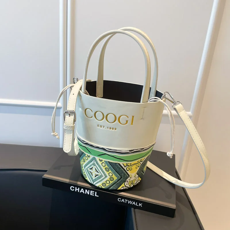 

Женская кожаная сумка через плечо Шикарный и вневременной дизайн с плечевым ремнем Известный дизайнер Элитный бренд Популярный