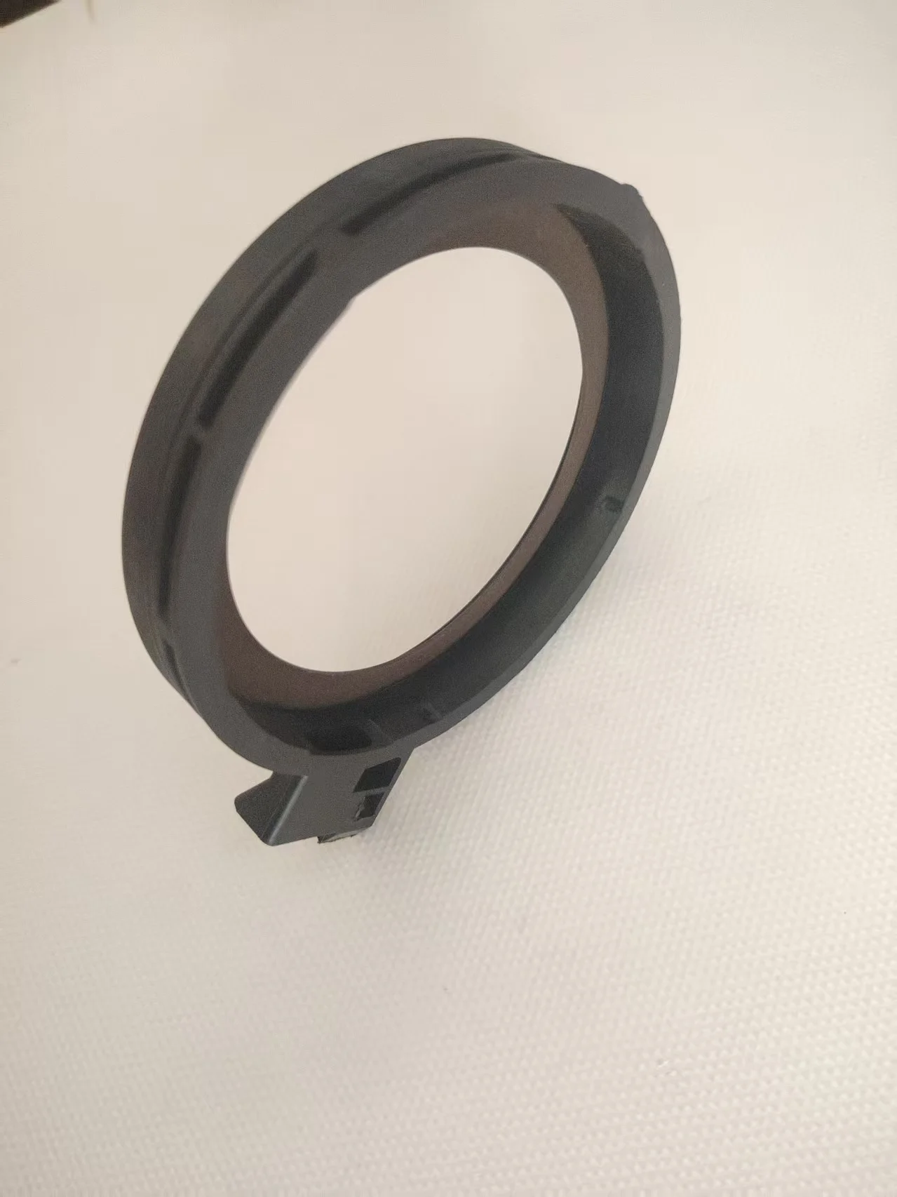 

55555805 Engine Crankshaft Rear Oil Seal Suitable for Chevrolet Cruze, Buick Excelle 1.6L 1.8L Crankshaft Rear Oil Seal