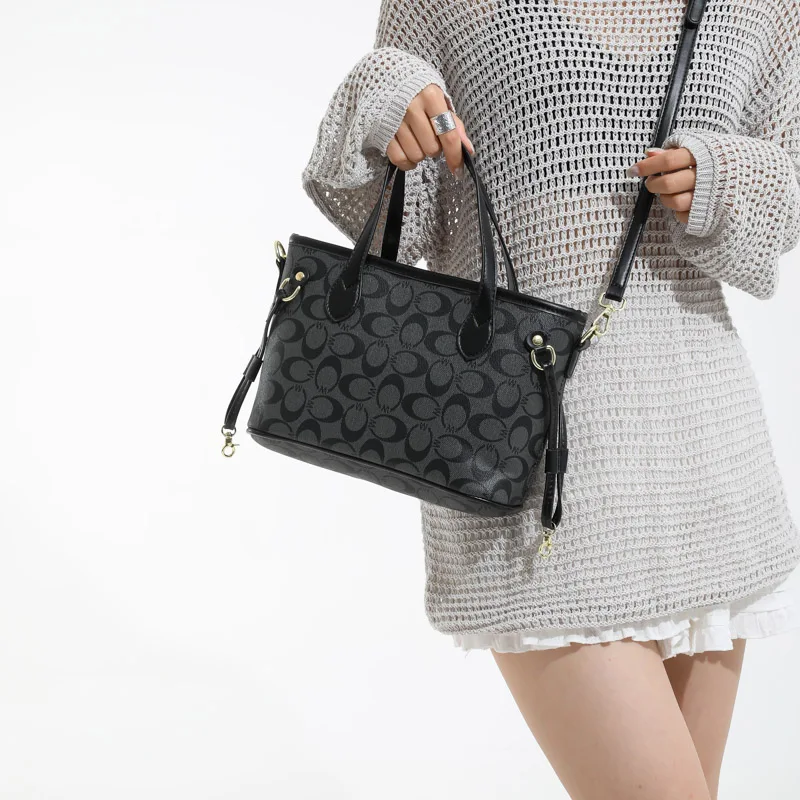 

Luxury Leather Chain Strap Shoulder Bag Ladies' Portable Handbag Outdoor Casual Zipper Women's Crossbody Bag