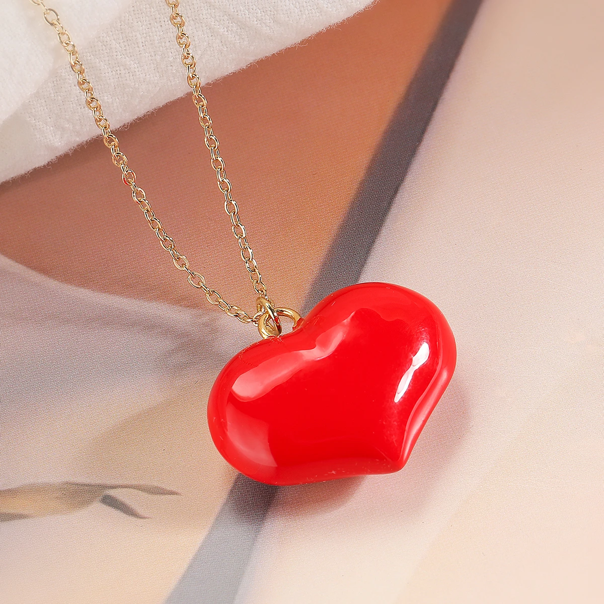 NEWBUY 2025 New Arrival Red Oil Dripping 4 Style Heart Pendant Necklaces For Women Daily Accessories