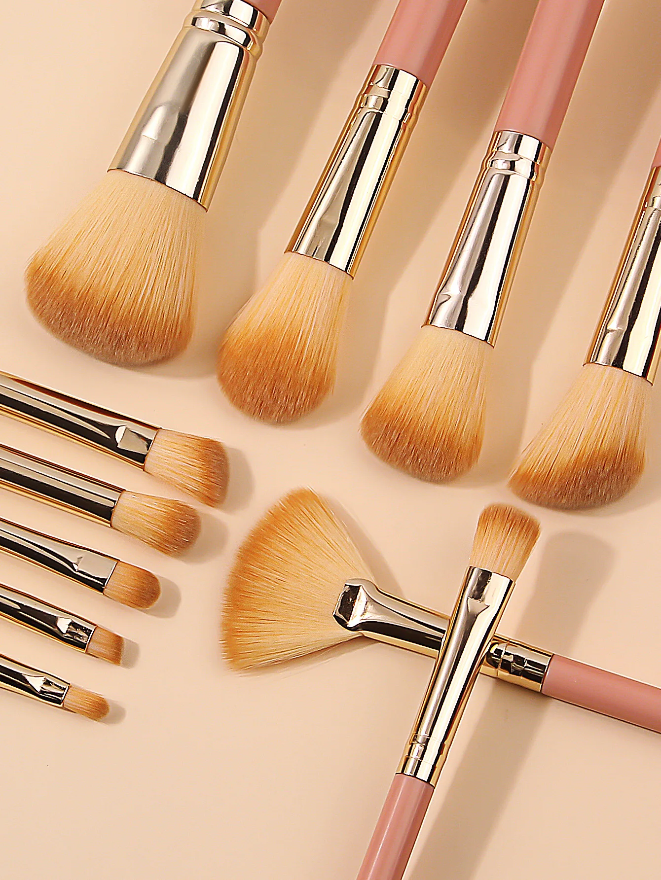 Set di pennelli per trucco da 11 pezzi: pennello morbido per fard, pennello per contorno, pennello per ombretto, pennello a forma di ventaglio, strumenti per pennelli per trucco viso
