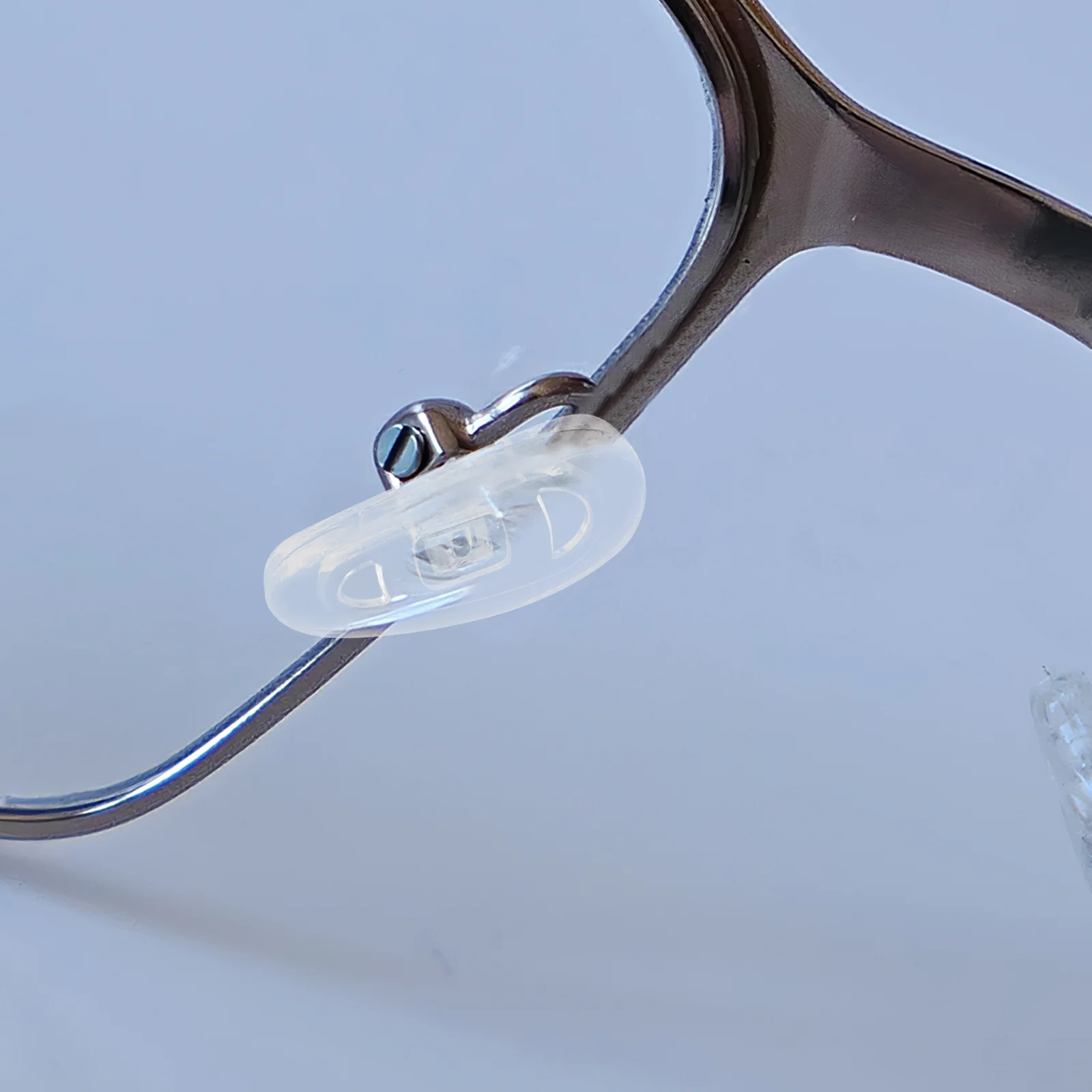 

50Pair Non Slip Silicone Nose Pads Soft Comfortable Eyeglass Nose Bridge Cushions Universal Replacement Eyewear Repair Kit