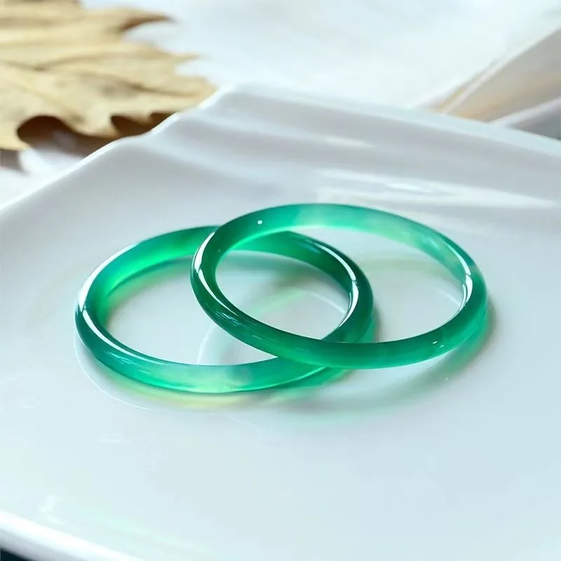 

Natural Emerald Green Agate Chalcedony Bracelet, Temperament Jewelry