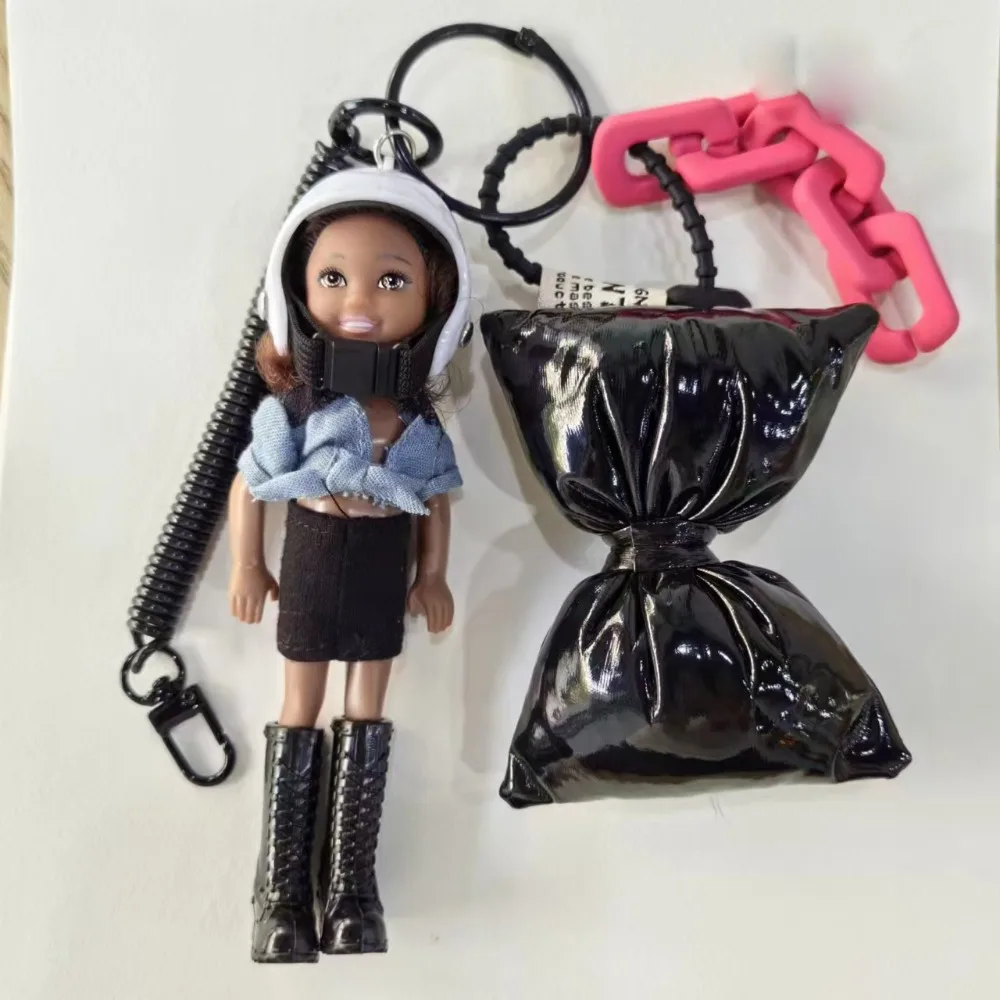 Nuevo colgante de muñeca bonita, adorno para mochila colgante, bricolaje, cambio de ropa, bolso, colgante, llavero de coche, decoración para bolso para muñeca Barbie