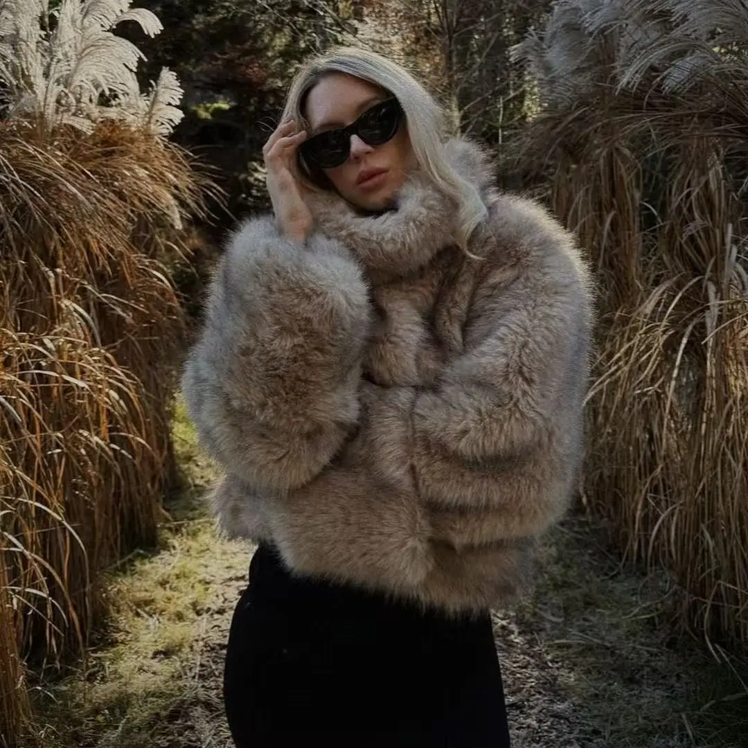 2026 New Winter Style Women's New Street Fashion Faux Fur Effect Jacket Turtlneck Full Sleeves Thickend Coat for female