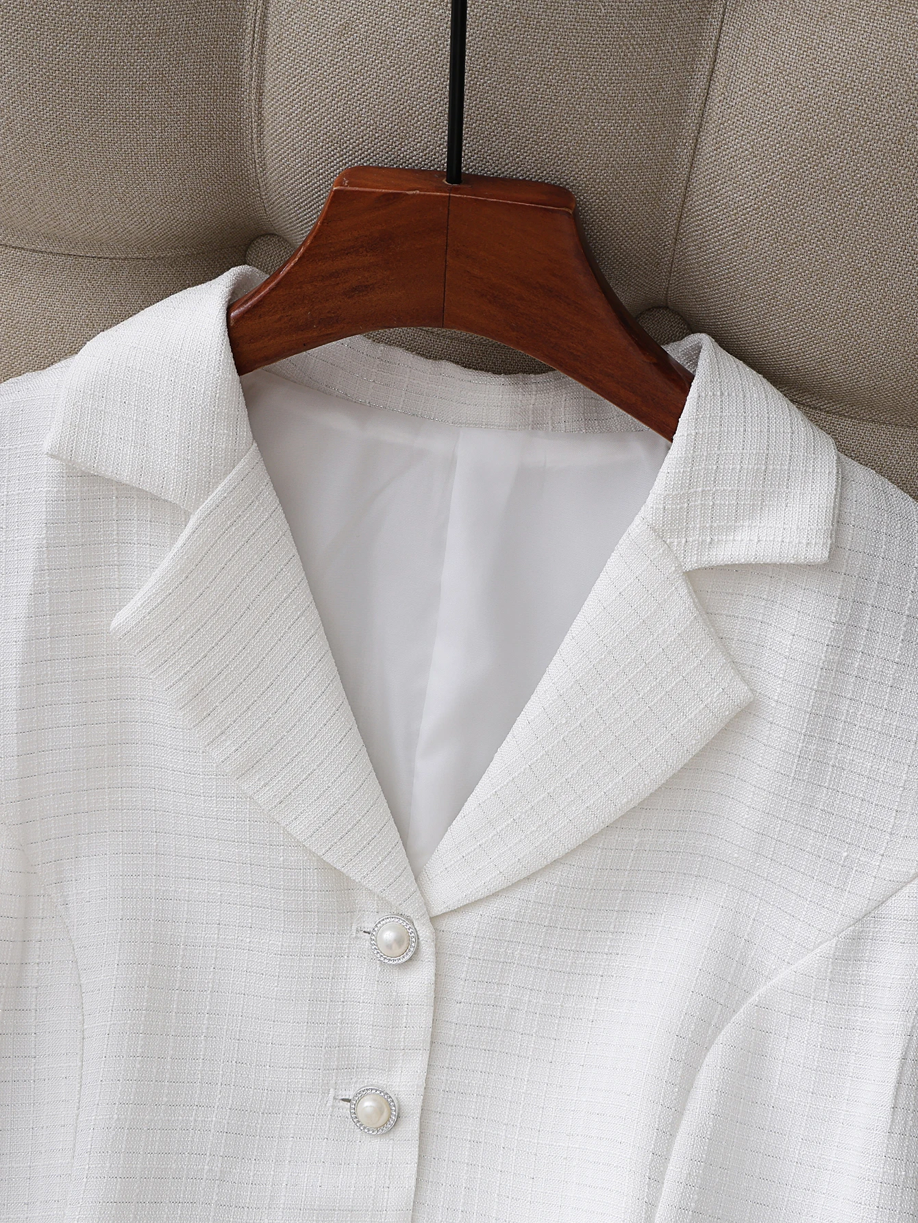 سترة تويد بيضاء أنيقة للنساء، سترة بدون أكمام على الطراز الكوري مع أزرار لؤلؤية أنيقة، بلوزة للسيدات للمكتب للربيع والصيف #3