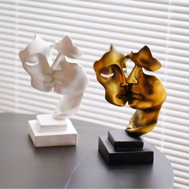 1pcs Creative Silence Is Golden Couple Kissing Face Mask Resin Ornament Personalized Home Room Decoration