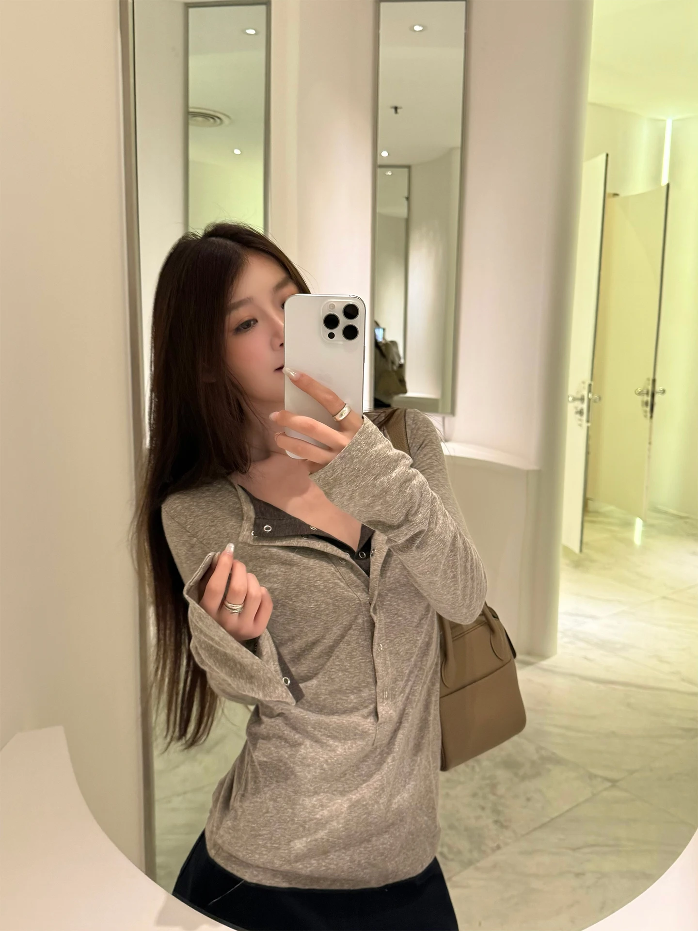 

Женский топ свободного кроя с длинным рукавом, имитация двухслойности, цвет трюфельный орех, повседневный, из смесового хлопка и полиэстера