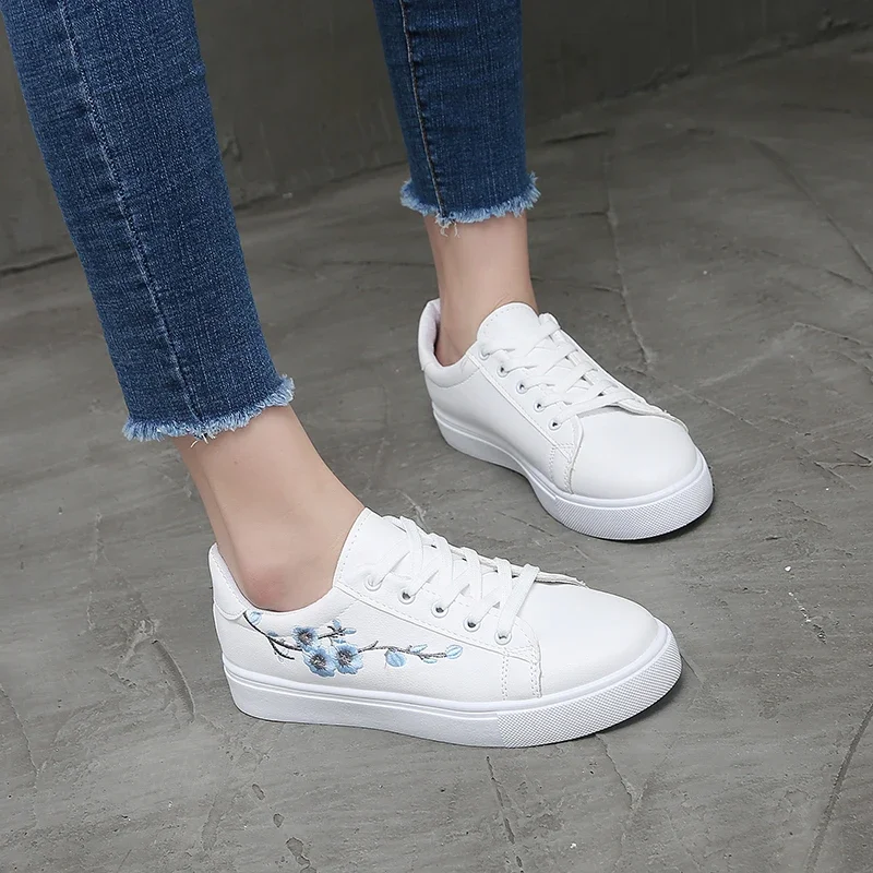 Spring Fashion Embroider Breathble Vulcanized Shoes Women Sneakers Pu Leather Platform Shoes Women Lace Up Casual Shoes White