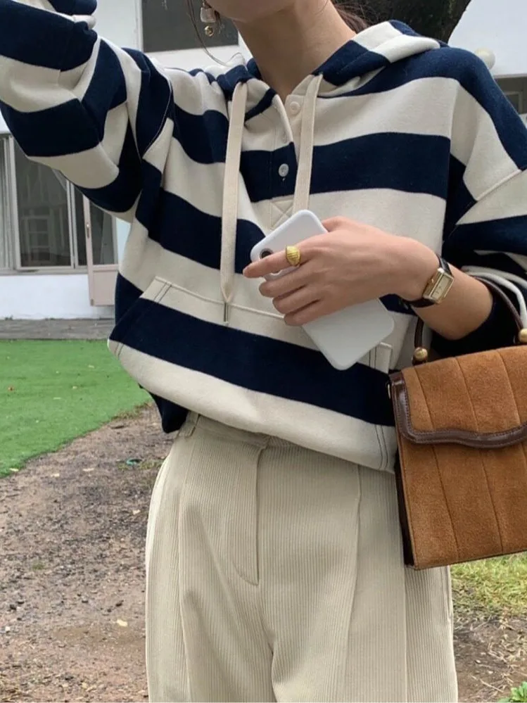 Korean Style Striped Hoodie Women's Design Sensation  Early Autumn High-End Feeling Lazy Top Trendy Polyester Fiber 100%