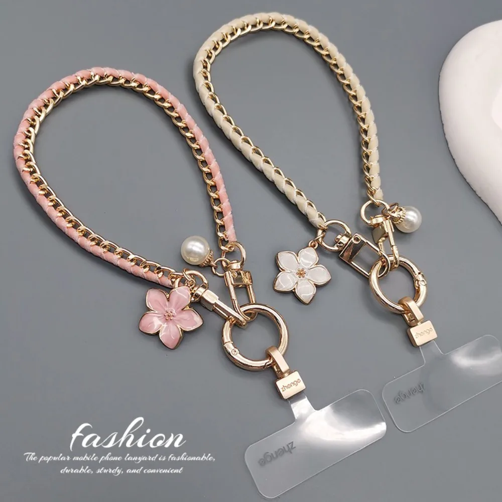 

Flower Pendant Mobile Phone Strap Pearl Metal Chain Cell Phone Chain Handheld Short Mobile Phone Lanyard Women/Lady/Girl