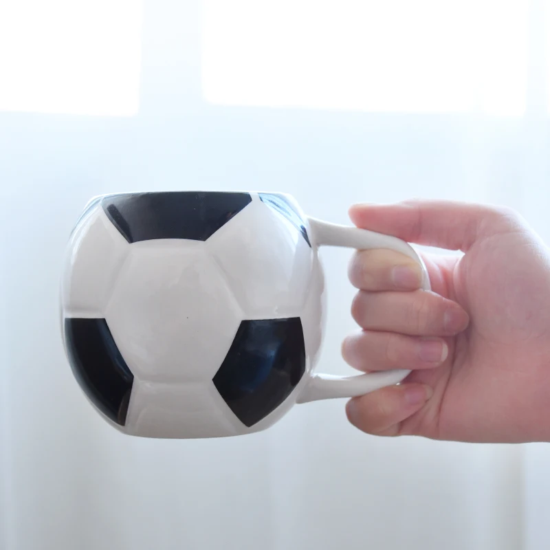 400ML Football Shape Ceramic Coffee Mug with Handle Heat-resistant Soccer Ball Mugs for Water Milk Coffee Tea Cup Creative Gift