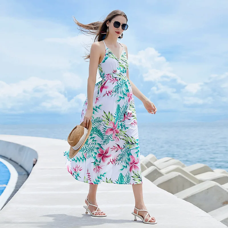

Fresh backless high-waisted long dress, pastoral print V-neck suspender dress, fashionable simple temperament, elegant vacation