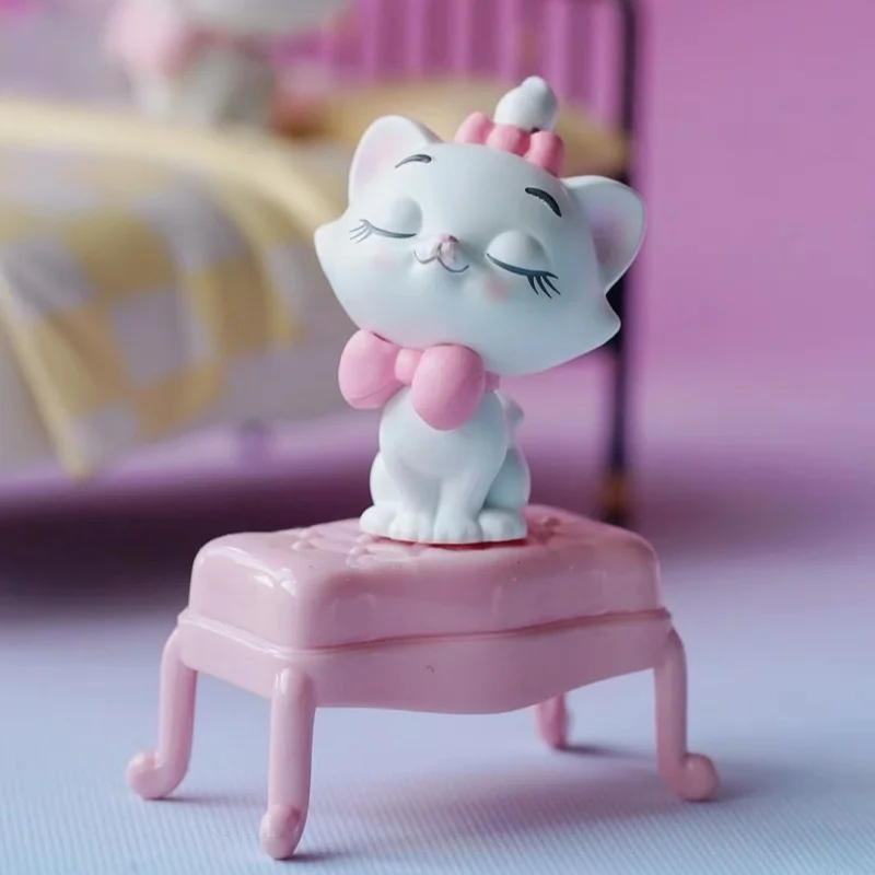 Anime Miniso Disney Marie Cat Mini Figure The-Aristocats Cute Anime Cartoon Doll Car Dsek Decor Collection Model Toys Kids Gifts