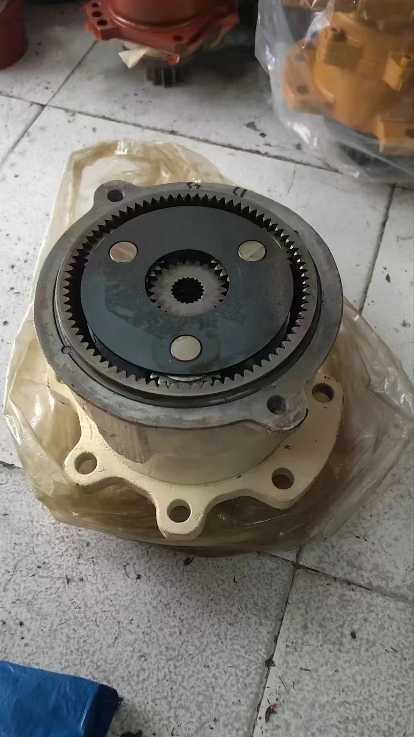 

Vertical shaft with 12 teeth Kubo-ta rotary gearbox