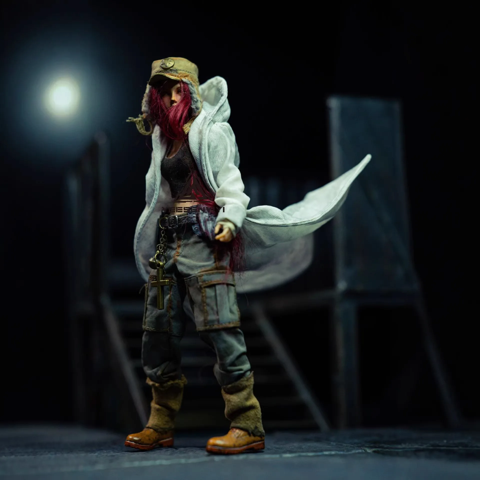 

Комплект одежды для BJD кукол 12-15 см: солдатский плащ с капюшоном (6 дюймов) и тканевая одежда с 12 точками крепления для подвижных кукол.