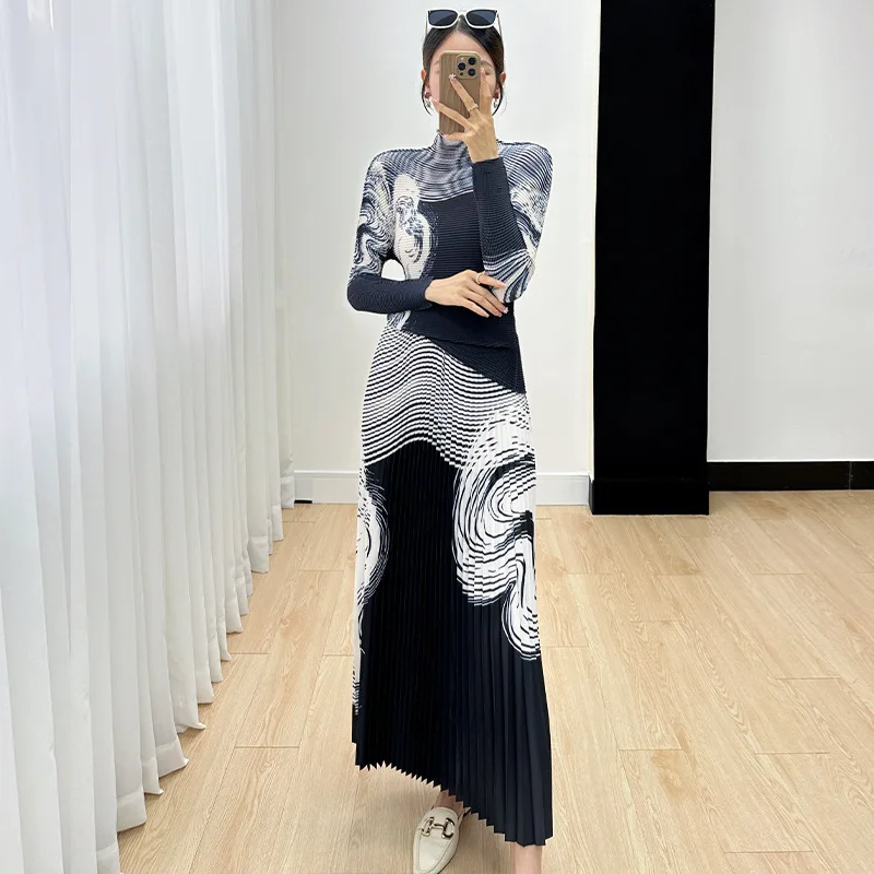 

2023 Spring and Autumn Fashion Miyake Printing Pleated Women's Set Half High Collar Slim Fit Top Half Skirt Two Piece Set