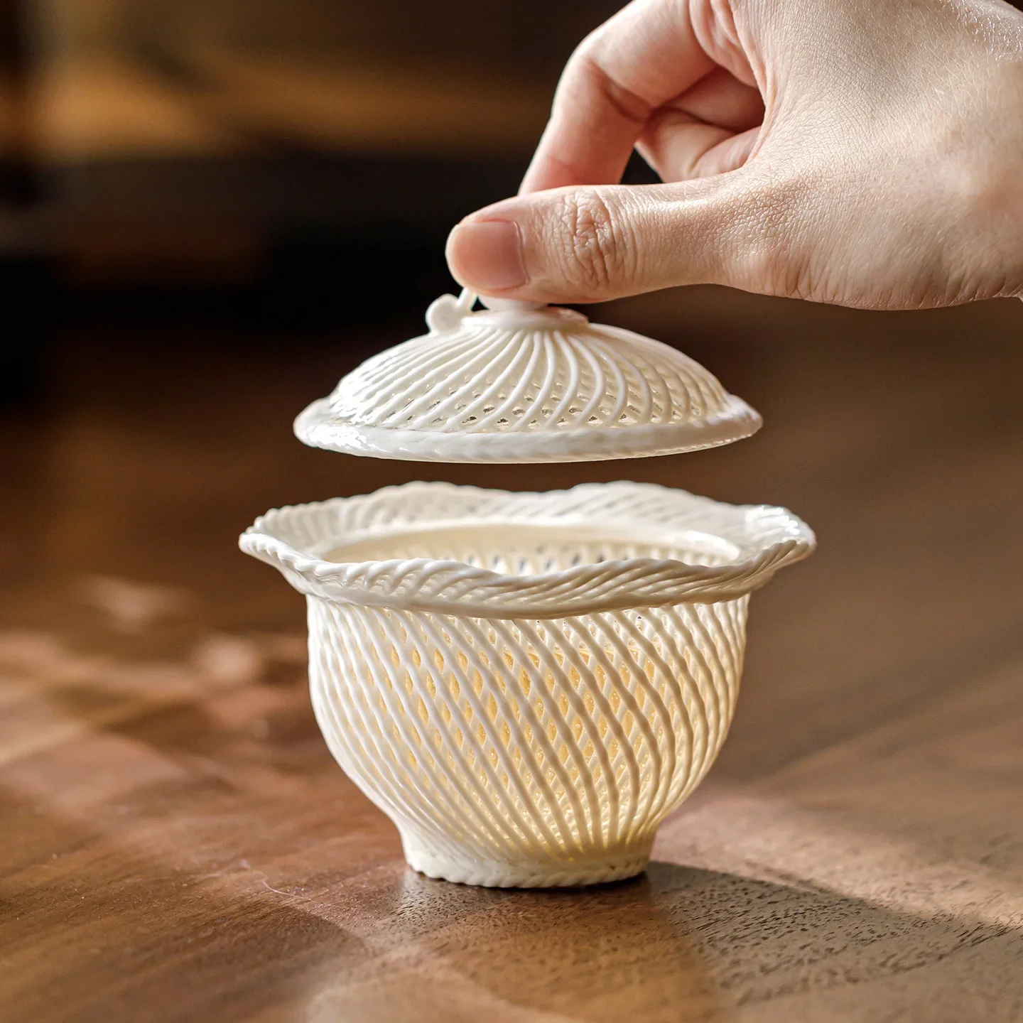 Master Hand-woven White Porcelain Exquisite Ercai Bowl Ceramic High-end Household Tea Bowl Kung Fu Tea Set Toasting Tea Cup Gift